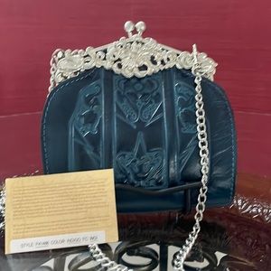 Lovely New without tags Patricia Nash crossbody